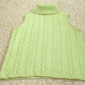 Turtle neck sleeveless sweater